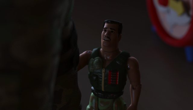 Commando Carl Junior - Personnage - Toy Story : Angoisse au motel. 1 commando carl junior personnage character toy story angoisse motel terror disney pixar