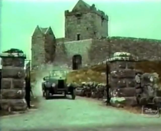Guns in the heather / The secret of Boyne Castle. 3 Image guns heather secret boyne castle disney
