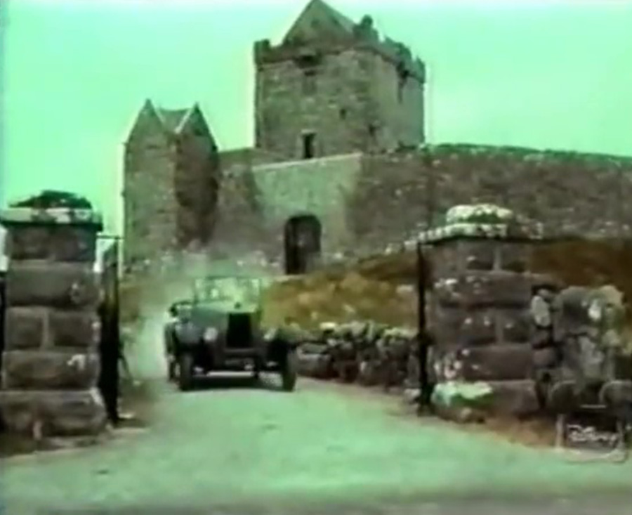 Image guns heather secret boyne castle disney