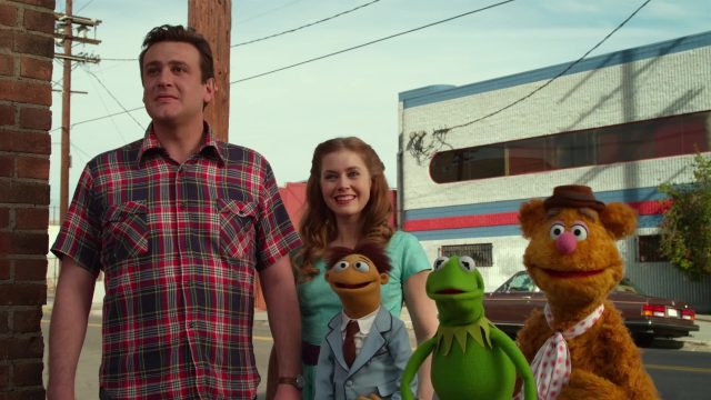 Les Muppets, le retour. 6 Jason Segel et Amy Adams dans Les Muppets, le retour 2011