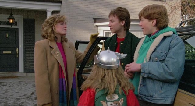 Nuit de folie. 12 Image nuit folie Adventures Babysitting disney touchstone