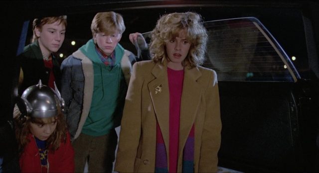Nuit de folie. 11 Image nuit folie Adventures Babysitting disney touchstone