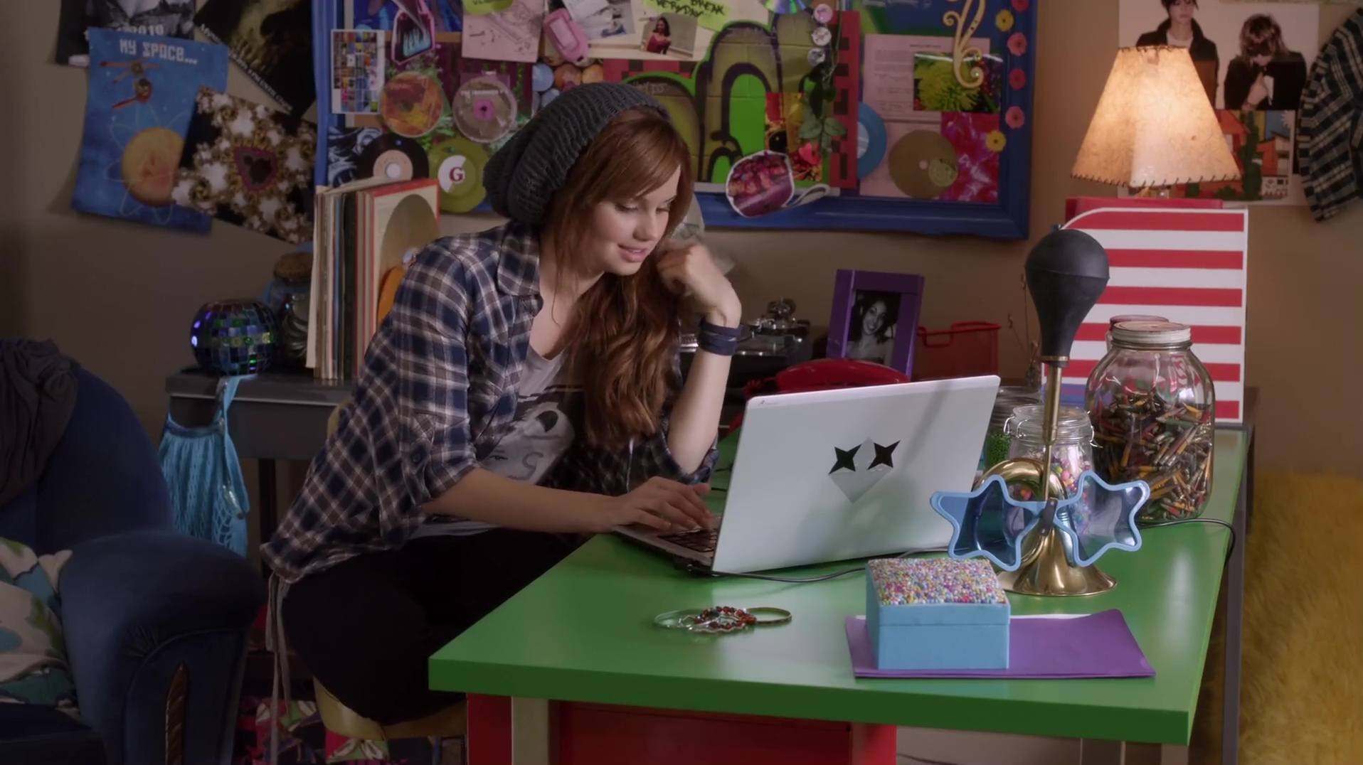 Appelez-moi DJ Rebel - Photos et affiches. 21 Image appelez moi dj radio rebel disney channel