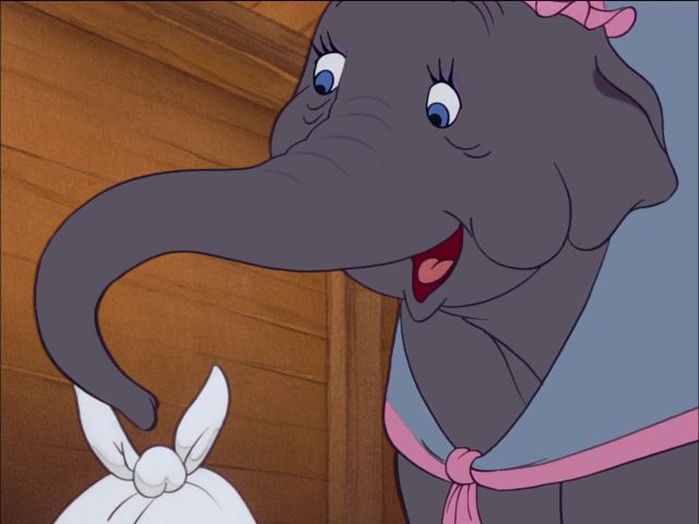 Dumbo - Photos et affiches. 29 madame mrs jumbo elephant disney personnage character dumbo