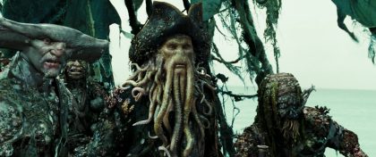 Les personnages dans Pirates des Caraïbes : le secret du coffre maudit. 60 Les personnages dans Pirates des Caraïbes : le secret du coffre maudit.