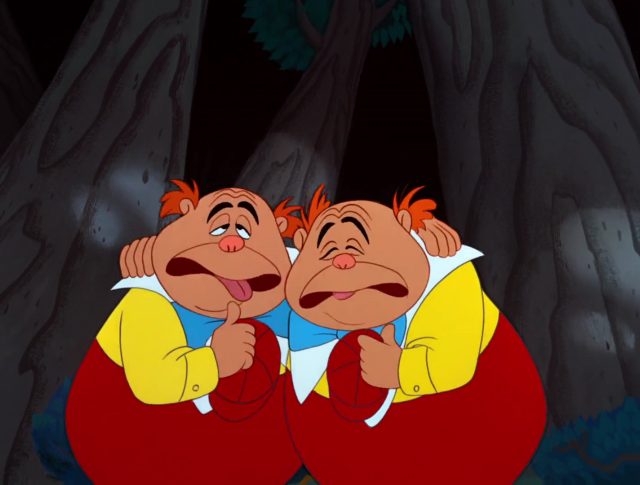 Tweedle Dee et Tweedle Dum - Personnage - Alice au pays des merveilles. 2 Tweedle Dee Dum Personnage Alice au pays des merveilles Disney Character Wonderland