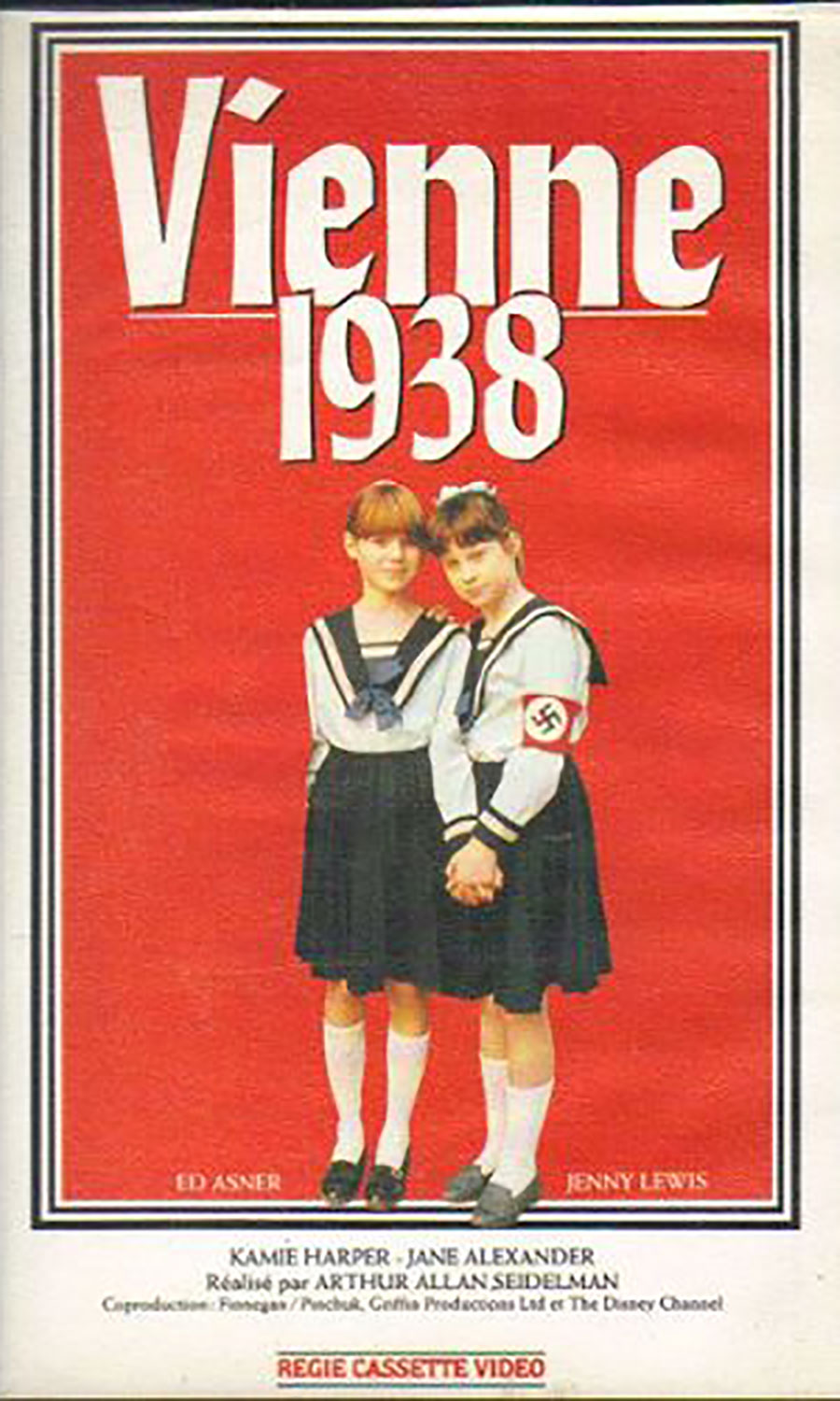 Vienne 1938 - Photos et affiches. 1 Affiche Poster de Vienne 1938 friendship avec Kamie Harper et Jenny Lewis 1988