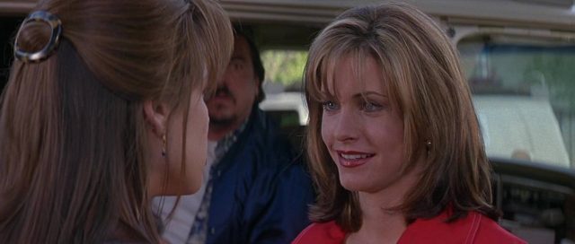 Scream. 5 Neve Campbell Courteney Cox et David Arquette dans Scream 1996