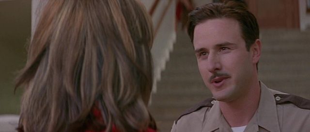 Scream. 8 Neve Campbell Courteney Cox et David Arquette dans Scream 1996
