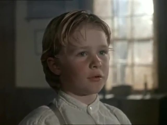 image secret deux orphelins little kidnappers disney channel