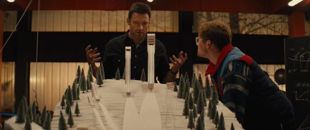Eddie the Eagle. 6 Taron Egerton et Hugh Jackman dans Eddie the Eagle 2016