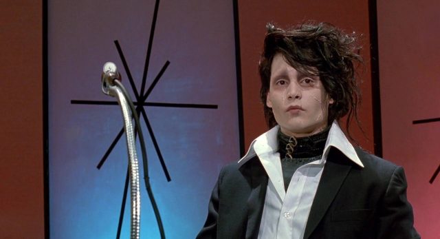 Johnny Depp et Winona Ryder dans Edward aux mains d'argent 1990