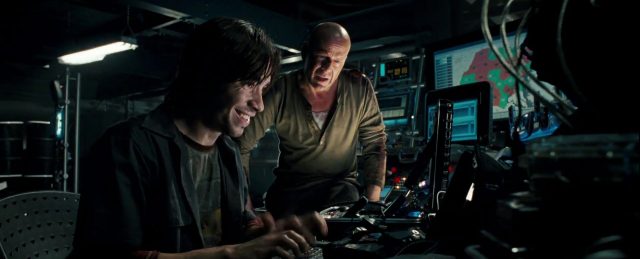 Die Hard 4 : retour en enfer - Photos et affiches. 17 image die hard 4 retour enfer live free disney fox