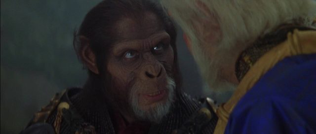 La planète des singes (2001) - Photos et affiches. 15 Mark Wahlberg Tim Roth et Helena Bonham Carter dans La planète des singes Planet of the apes 2001