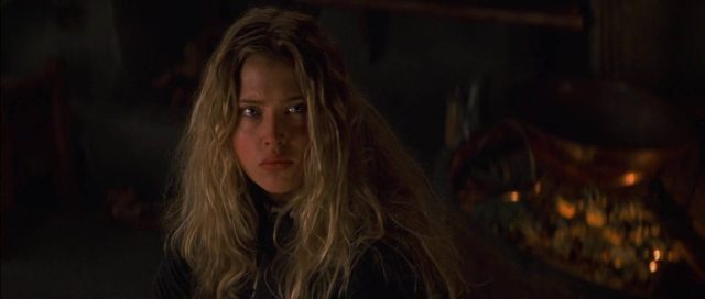 La planète des singes (2001) - Photos et affiches. 16 Mark Wahlberg Tim Roth et Helena Bonham Carter dans La planète des singes Planet of the apes 2001