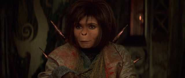 La planète des singes (2001) - Photos et affiches. 25 Mark Wahlberg Tim Roth et Helena Bonham Carter dans La planète des singes Planet of the apes 2001