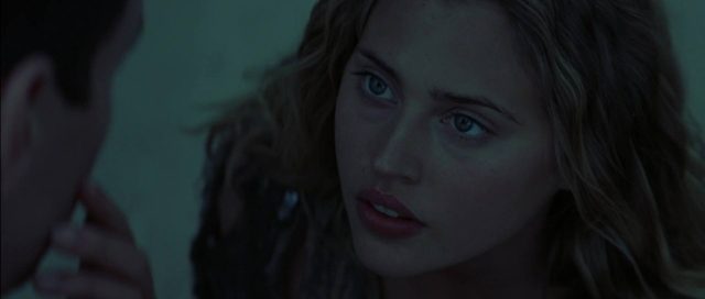 La planète des singes (2001) - Photos et affiches. 31 Mark Wahlberg Tim Roth et Helena Bonham Carter dans La planète des singes Planet of the apes 2001