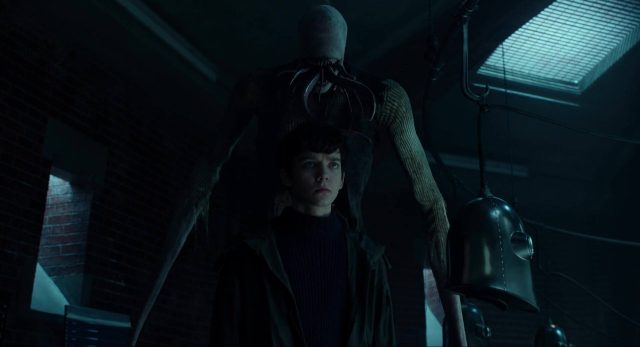Eva Green et Asa Butterfield dans Miss Peregrine et les enfants particuliers 2016