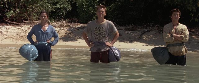 La plage. 2 Leonardo DiCaprio Virginie Ledoyen et Guillaume Canet dans La plage The beach 2000