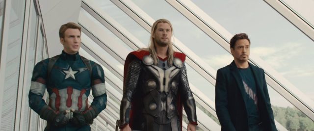 Avengers : l'ère d'Ultron. 6 Robert Downey Jr. et Chris Evans dans Avengers : l'ère d'Ultron 2015