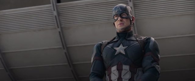 Captain America : Civil War. 5 Chris Evans et Robert Downey Jr. dans Captain America : Civil War 2016