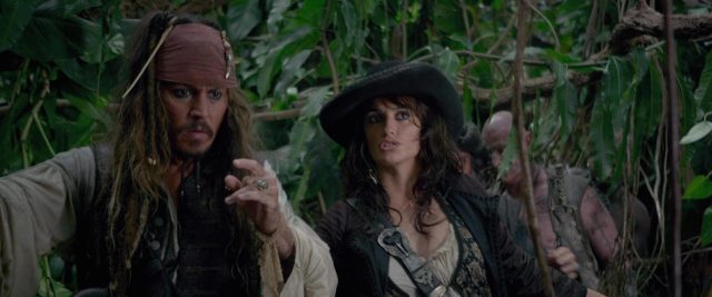 Pirates des Caraïbes : la fontaine de Jouvence - Photos et affiches. 15 Johnny Depp Penelope Cruz et Ian McShane dans Pirates des Caraïbes : la fontaine de Jouvence 2011