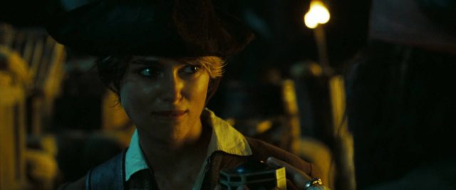 Pirates des Caraïbes : le secret du coffre maudit - Photos et affiches. 16 Johnny Depp Orlando Bloom et Keira Knightley dans Pirates des Caraïbes : le secret du coffre maudit 2006