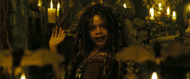 Pirates des Caraïbes : le secret du coffre maudit - Photos et affiches. 18 Johnny Depp Orlando Bloom et Keira Knightley dans Pirates des Caraïbes : le secret du coffre maudit 2006