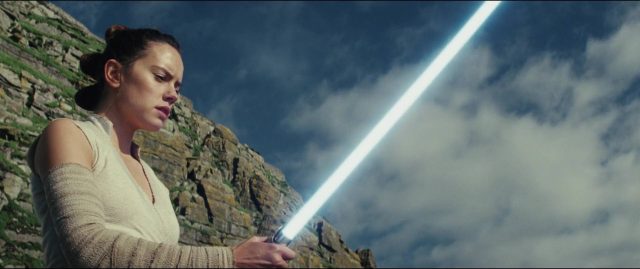 Star Wars : Episode VIII - Les derniers Jedi. 3 Daisy Ridley Adam Driver et Oscar Isaac dans Star Wars Les derniers Jedi Last 2017