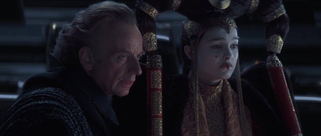 Star Wars : Episode I - La menace fantôme - Photos et affiches. 42 Liam Neeson Ewan McGregor et Nathalie Portman dans Star Wars La menace fantôme Phantom 1999
