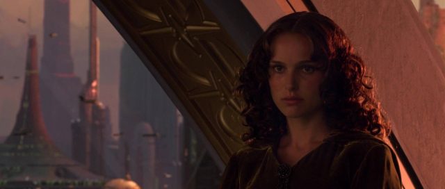 Star Wars : Episode III - La revanche des Sith - Photos et affiches. 32 Hayden Christensen Ewan McGregor et Nathalie Portman dans Star Wars La revanche des Sith Revenge 2005