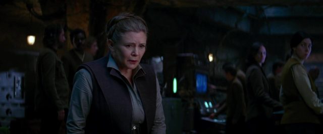 Daisy Ridley Adam Driver et Oscar Isaac dans Star Wars Le réveil de la force Awakens 2015
