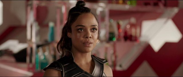 Thor : Ragnarok. 5 Chris Hemsworth et Tom Hiddleston dans Thor : Ragnarok 2017