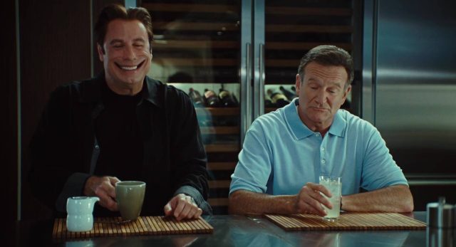 Les 2 font la père. 20 John Travolta et Robin Williams dans Les 2 font la père Old Dogs 2009