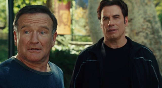 Les 2 font la père. 27 John Travolta et Robin Williams dans Les 2 font la père Old Dogs 2009