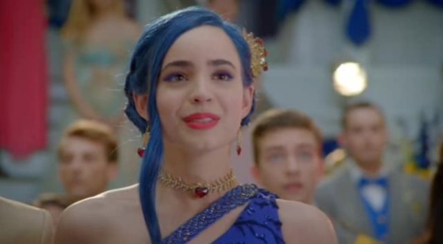 Descendants 2. 6 Dove Cameron et Sofia Carson dans Descendants 2 2017