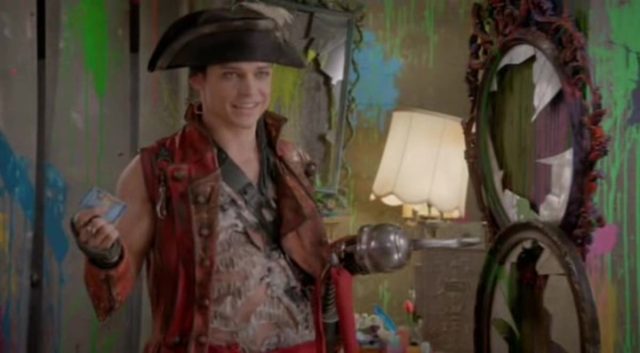 Descendants 2. 7 Dove Cameron et Sofia Carson dans Descendants 2 2017