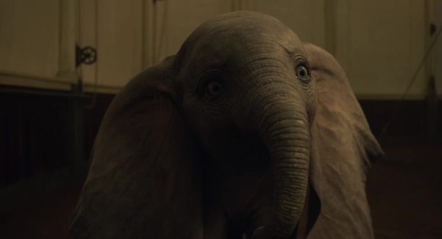 Colin Farrell et Danny Devito dans Dumbo 2019
