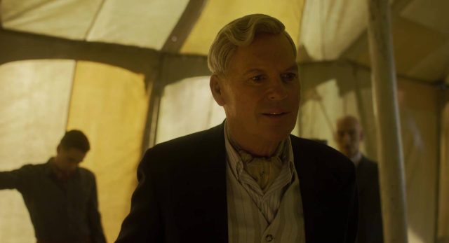 Colin Farrell et Danny Devito dans Dumbo 2019
