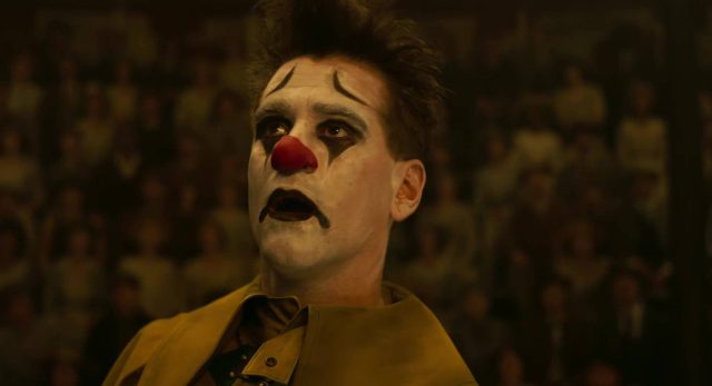 Colin Farrell et Danny Devito dans Dumbo 2019