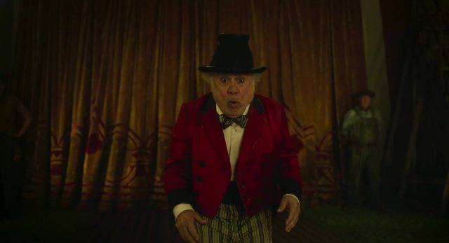 Colin Farrell et Danny Devito dans Dumbo 2019