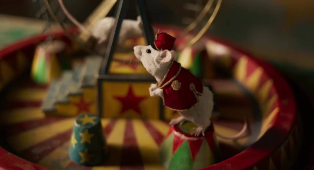 Colin Farrell et Danny Devito dans Dumbo 2019