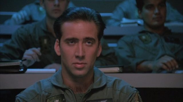 Fire birds. 6 Nicolas Cage Tommy Lee Jones et Sean Young dans Fire birds 1990