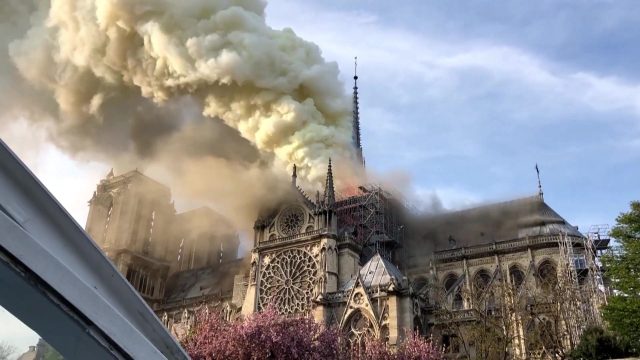 image notre dame epreuve feu agains inferno disney nat geo