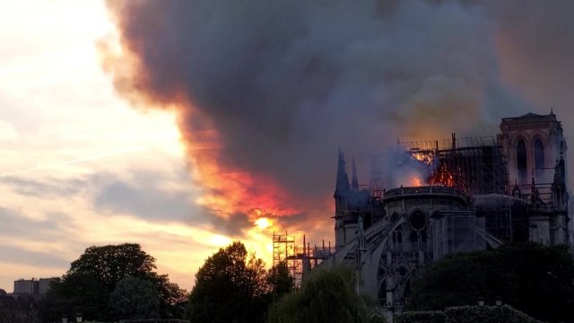 image notre dame epreuve feu agains inferno disney nat geo
