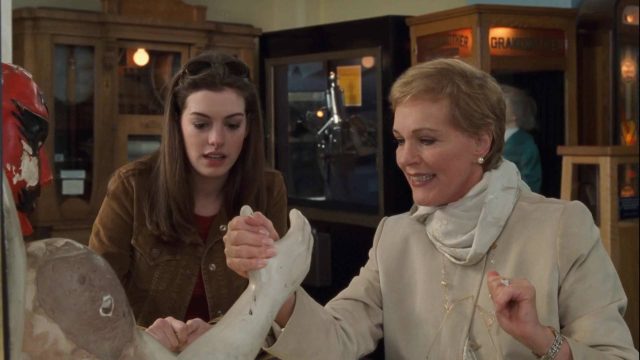 Anne Hathaway et Julie Andrews dans Princesse malgré elle Princess Diaries 2001