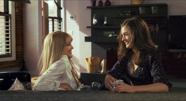 Anne Hathaway et Kate Hudson dans Meilleures ennemies Bride wars 2009