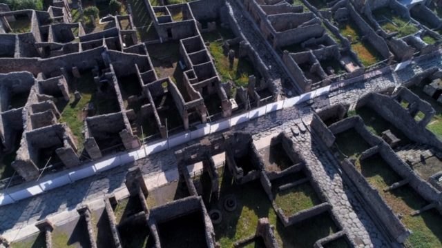 Les fugitifs de Pompéi - Photos et affiches. 9 image fantome pompei secrets dead