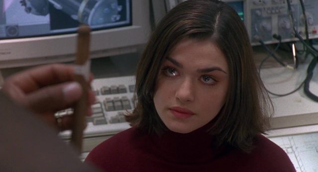 Poursuite. 4 Keanu Reeves Rachel Weisz et Morgan Freeman dans Poursuite Chain reaction 1996