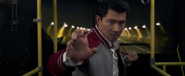 Shang-Chi et la légende des dix anneaux. 3 Simu Liu et Xu Shang-Chi dans Shang-Chi et la légende des dix anneaux 2021